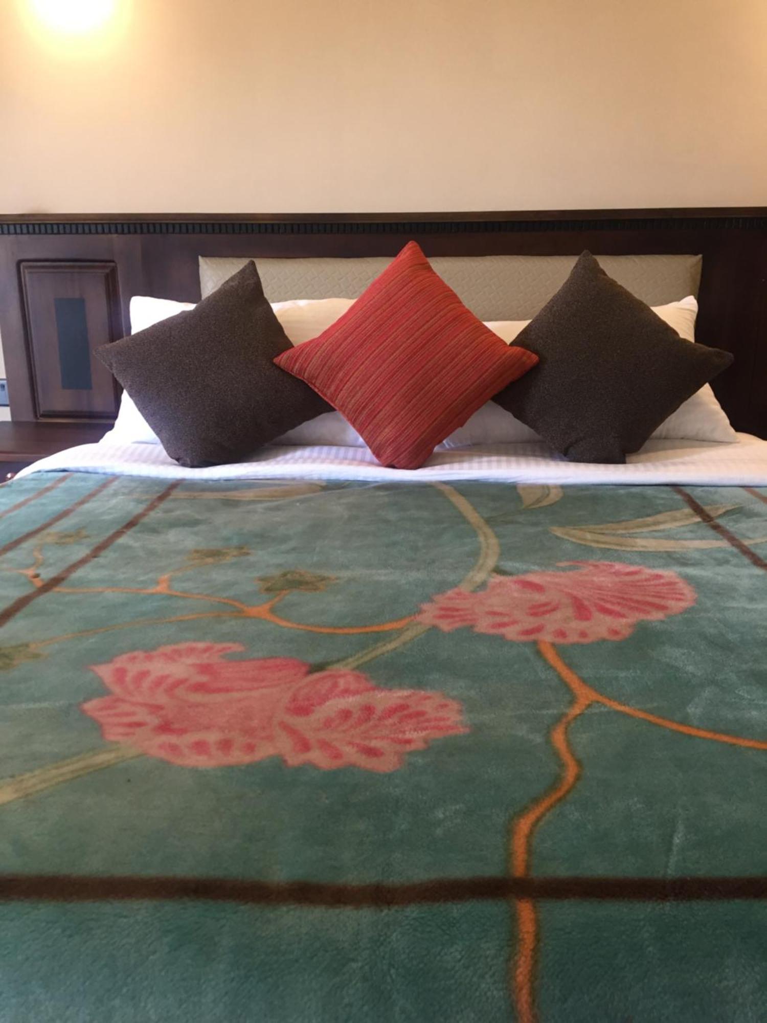 Suriya Guest Hotel Nuwara Eliya Ngoại thất bức ảnh