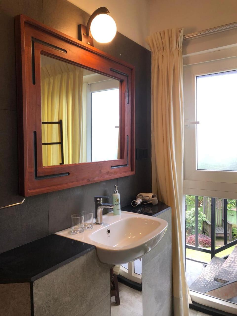 Suriya Guest Hotel Nuwara Eliya Ngoại thất bức ảnh