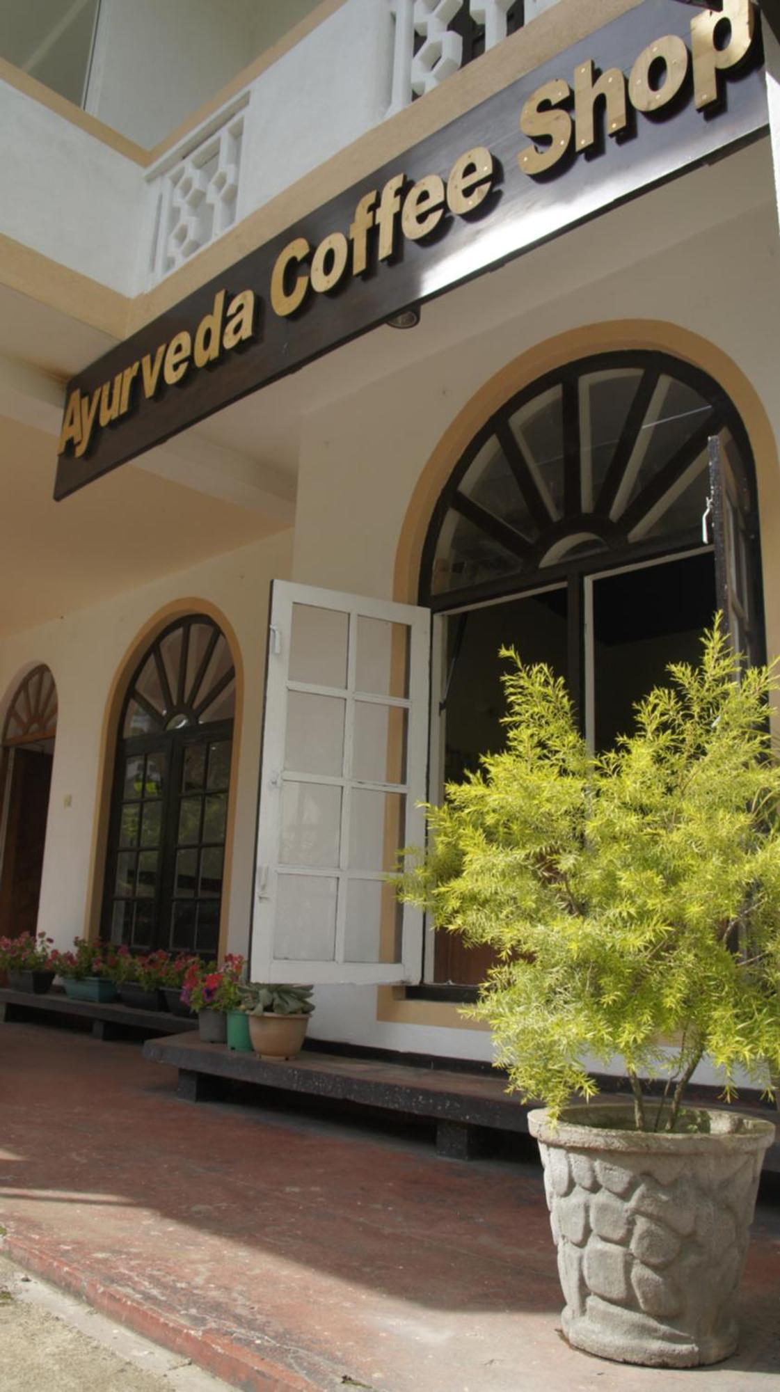 Suriya Guest Hotel Nuwara Eliya Ngoại thất bức ảnh