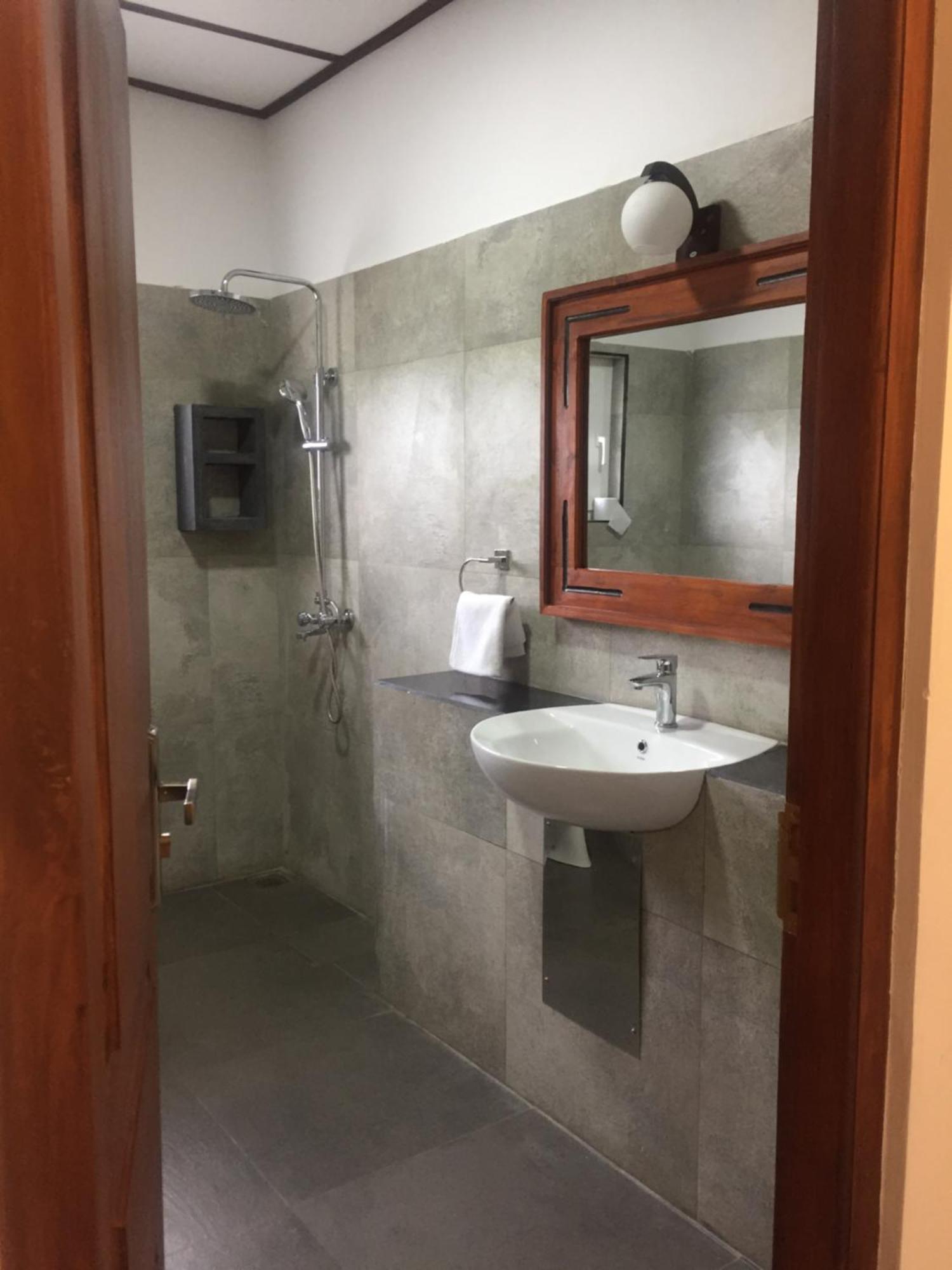 Suriya Guest Hotel Nuwara Eliya Ngoại thất bức ảnh