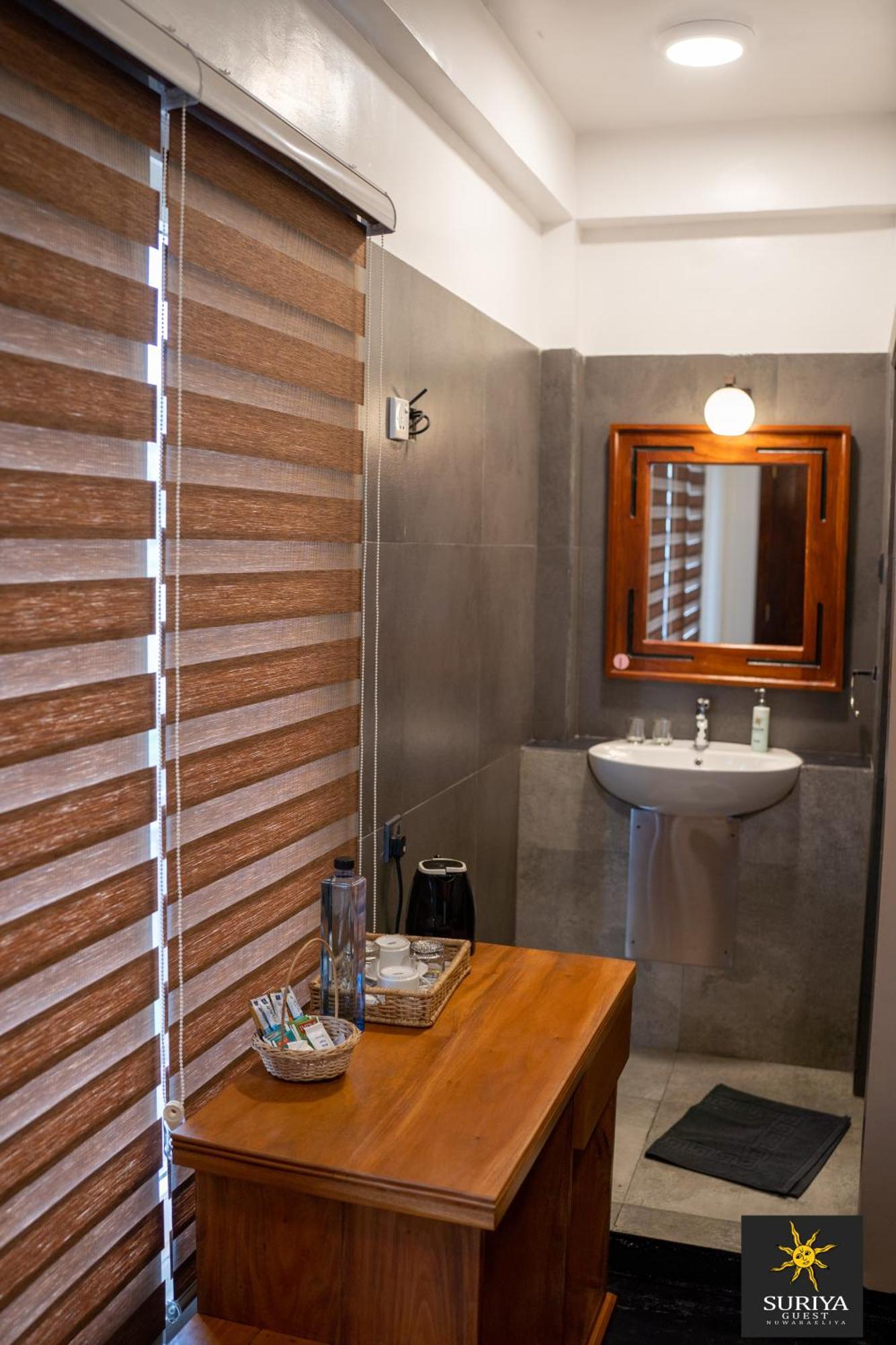 Suriya Guest Hotel Nuwara Eliya Ngoại thất bức ảnh